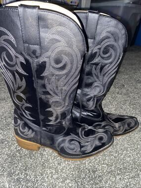 IUV Womens Size 8 Black Leather Cowboy Boots CB-004 Pointy Toe